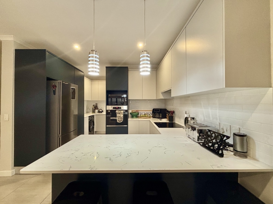 3 Bedroom Property for Sale in Sandown Western Cape